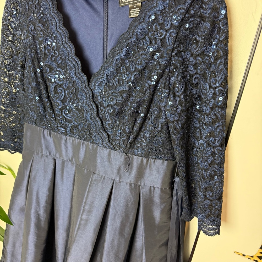 Jessica Howard Navy Lace Sequin Top Formal Gown – Size 10 - Picture 2 of 4